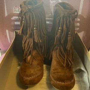 Chestnut moccasin boots